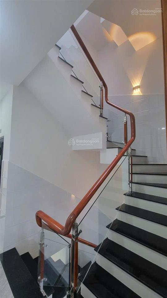 Chính chủ cần bán nhà 4 tầng mới ở ngay, hẻm ô tô  60m2 ( 4x15)  vị trí đẹp kinh doanh tốt