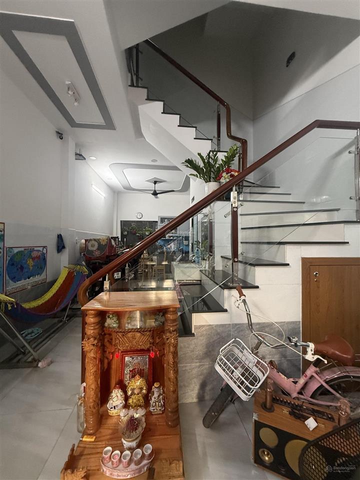 Chính chủ cần bán nhà 4 tầng mới ở ngay, hẻm ô tô  60m2 ( 4x15)  vị trí đẹp kinh doanh tốt