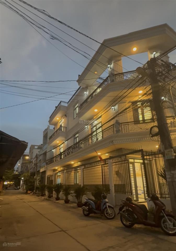 Bán gấp căn góc 2 mt kinh doanh  ngang 4,5m  đường xe tải thông  vị trí đẹp