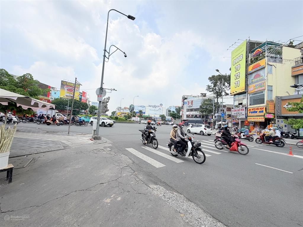Bán nhà lý thái tổ quận 10, hẻm ô tô kinh doanh  100m2 (5.5 x 18m) đang cho thuê 20 triệu