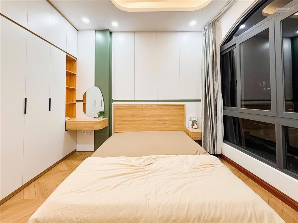 Bán nhà trung tâm quận 3  đường võ văn tần  nhà mới 4 tầng  full nội thất  giá tốt