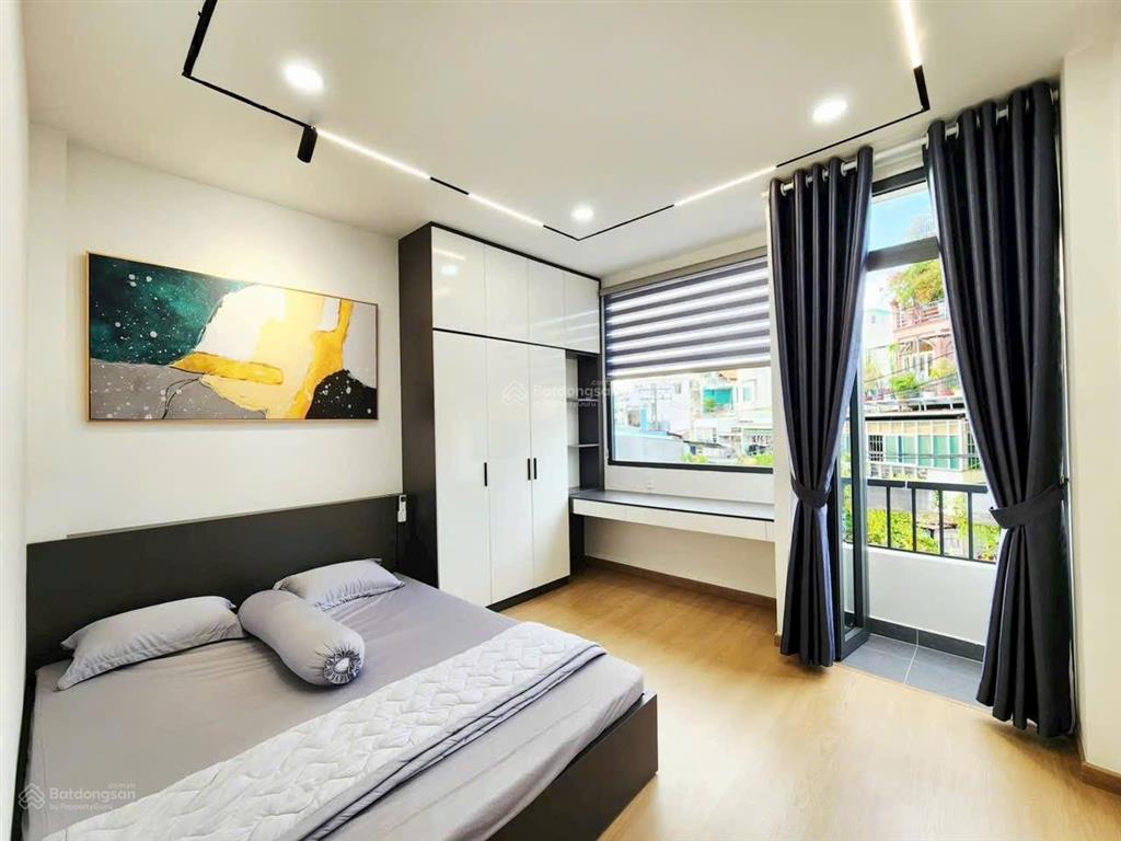 Bán gấp  giảm 1 tỷ  ngay mặt tiền hồng lạc  vị trí kinh doanh  kế quận 10