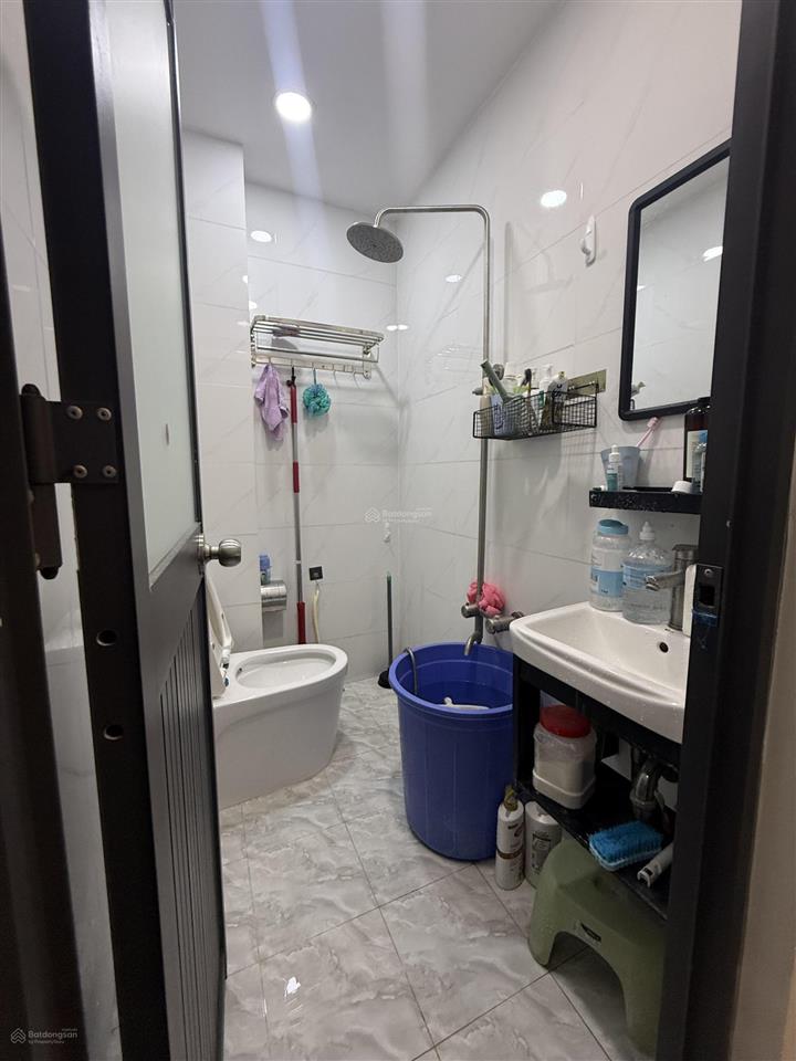 Bán nhà 5 tầng, đường lê hồng phong, ô tô đậu cửa, ngay chợ hoa hồ thị kỉ