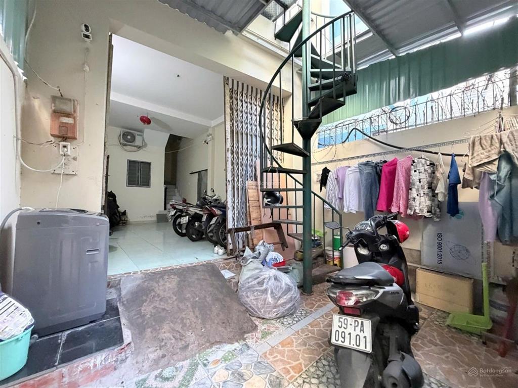 Bán nhà lý thường kiệt  ngay chợ vải tân bình  70m2  thu nhập 30 triệu/ tháng  kế bên quận 10