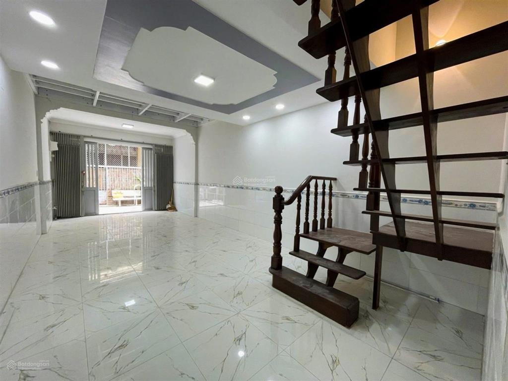 Bán nhà tân kỳ tân quý  kế etown cộng hoà  51m2  giá cực rẻ chỉ nhỉnh 4 tỷ hơn  2 tầng mới