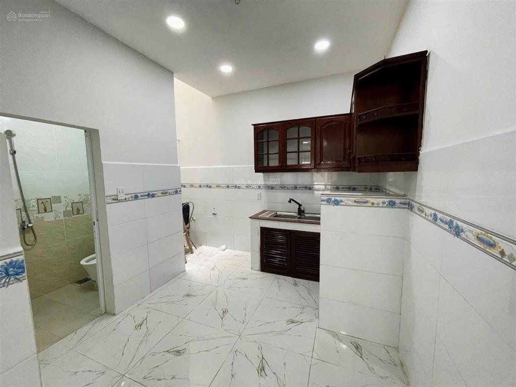 Bán nhà tân kỳ tân quý  kế etown cộng hoà  51m2  giá cực rẻ chỉ nhỉnh 4 tỷ hơn  2 tầng mới