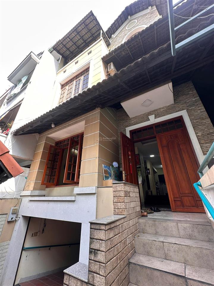 Bán nhà phan văn trị  villa cực đẹp ngang 8m bề thế  đường nhựa 12m  có hầm  ô tô xe tải