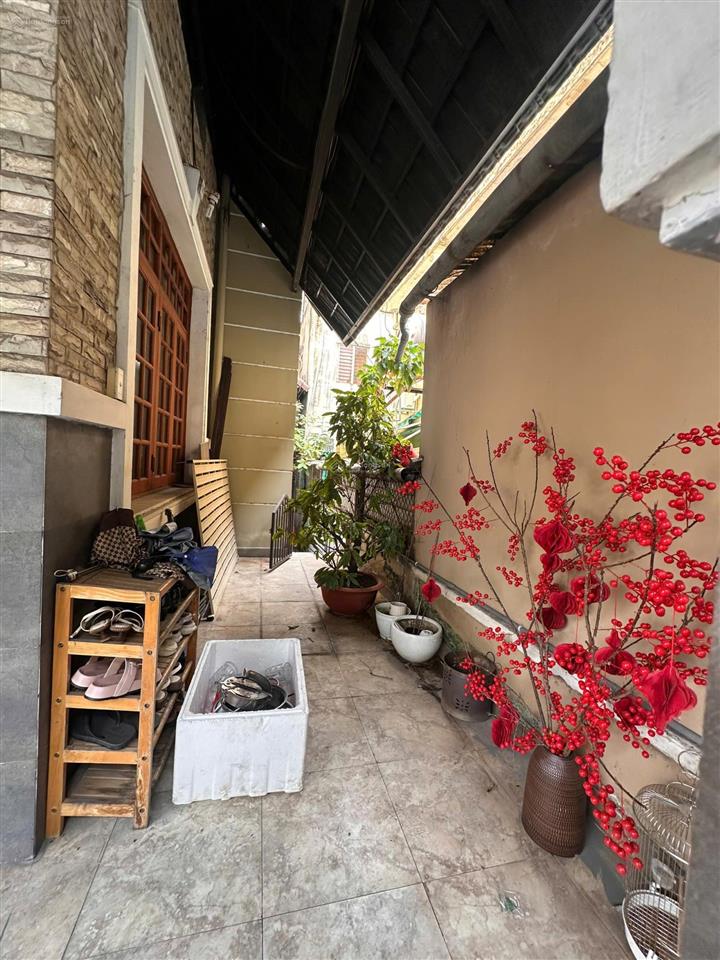 Bán nhà phan văn trị  villa cực đẹp ngang 8m bề thế  đường nhựa 12m  có hầm  ô tô xe tải
