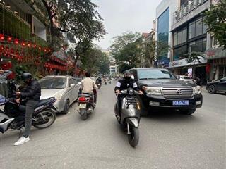 Chính chủ cần bán nhà mặt phố giang văn minh, diện tích 30m2, 5 tầng, mặt tiền 4,2m, giá 22,8 tỷ