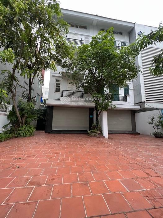 Chính chủ cần bán nhà mặt phố hoàng cầu, diện tích 122,5m2, 5 tầng, mặt tiền 7,5m, giá 50 tỷ