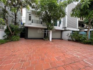 Chính chủ cần bán nhà mặt phố hoàng cầu, diện tích 122,5m2, 5 tầng, mặt tiền 7,5m, giá 50 tỷ
