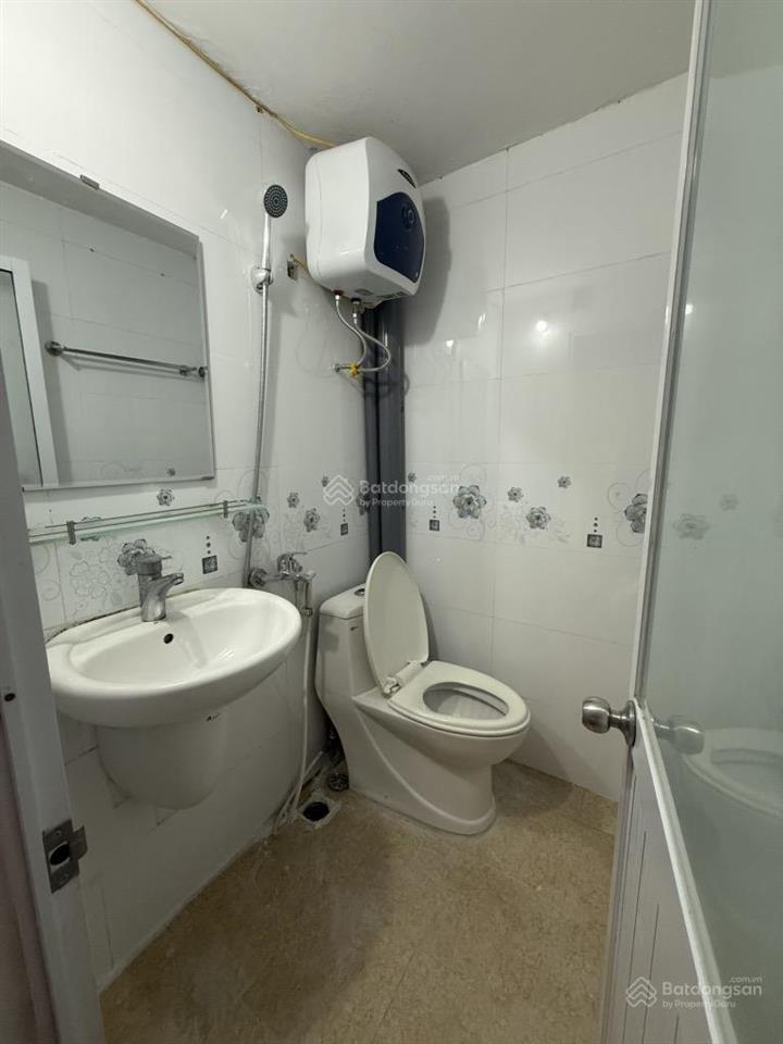 Bán nhà riêng ngõ 84 trần quang diệu, diện tích 30m2 x 3 tầng, mặt tiền 4,9m, giá 7,5 tỷ