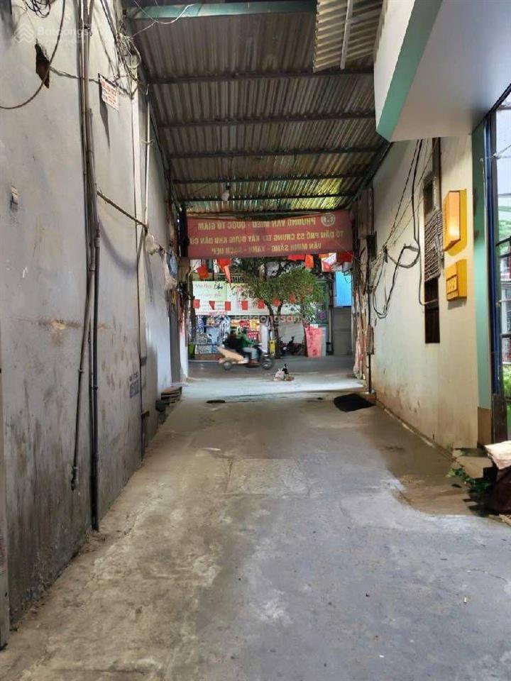 Bán nhà mặt ngõ khâm thiên  cách 1 nhà ra mặt phố  22m2 x 4 tầng, mặt tiền 2,5m, giá 5,6 tỷ