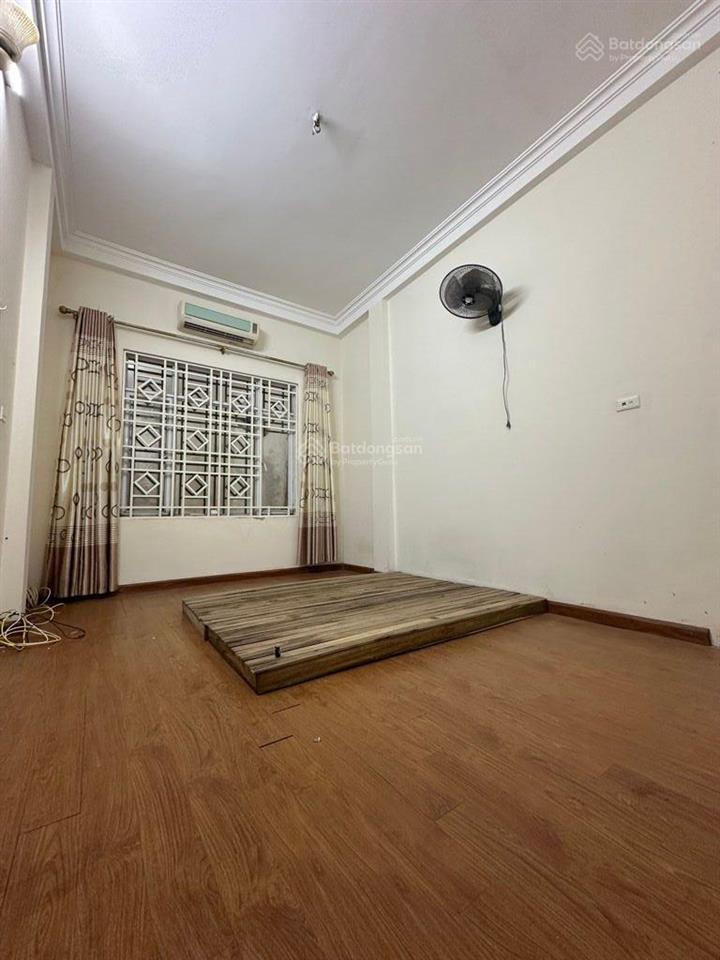 Bán nhà riêng ngõ 13 khuất duy tiến, diện tích 30m2 x 6 tầng, mặt tiền 3,3m, giá 7,6 tỷ