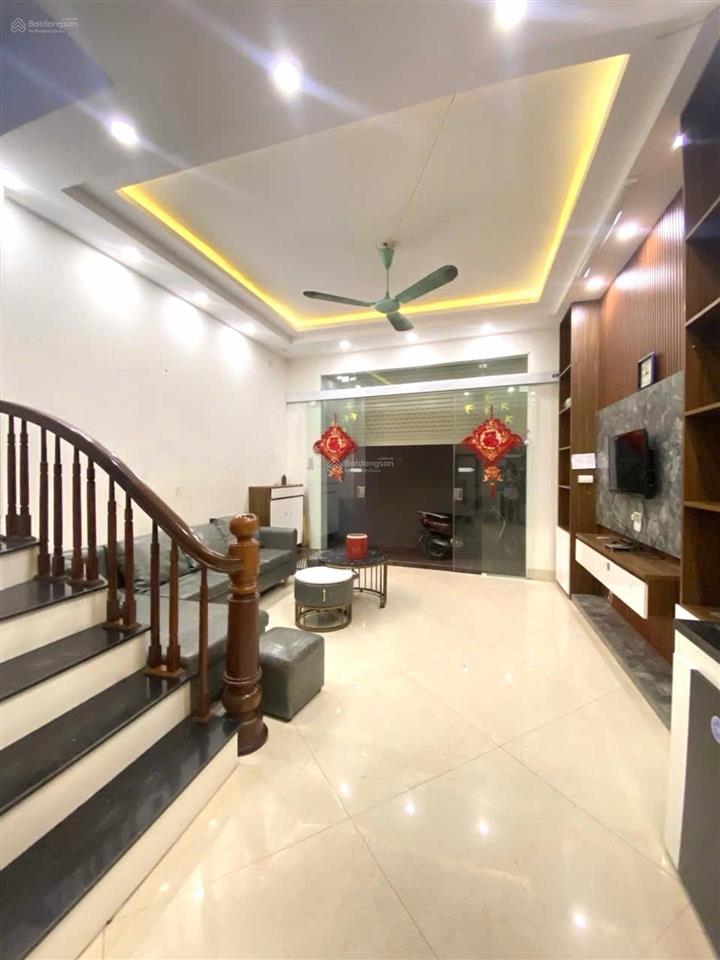 Bán nhà riêng ngõ 79 cầu giấy  nhà đẹp 5 tầng ở ngay, dt 30m2 x 5 tầng, mt 4,3m, giá 7 tỷ