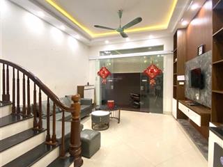 Bán nhà riêng ngõ 79 cầu giấy  nhà đẹp 5 tầng ở ngay, dt 30m2 x 5 tầng, mt 4,3m, giá 7 tỷ