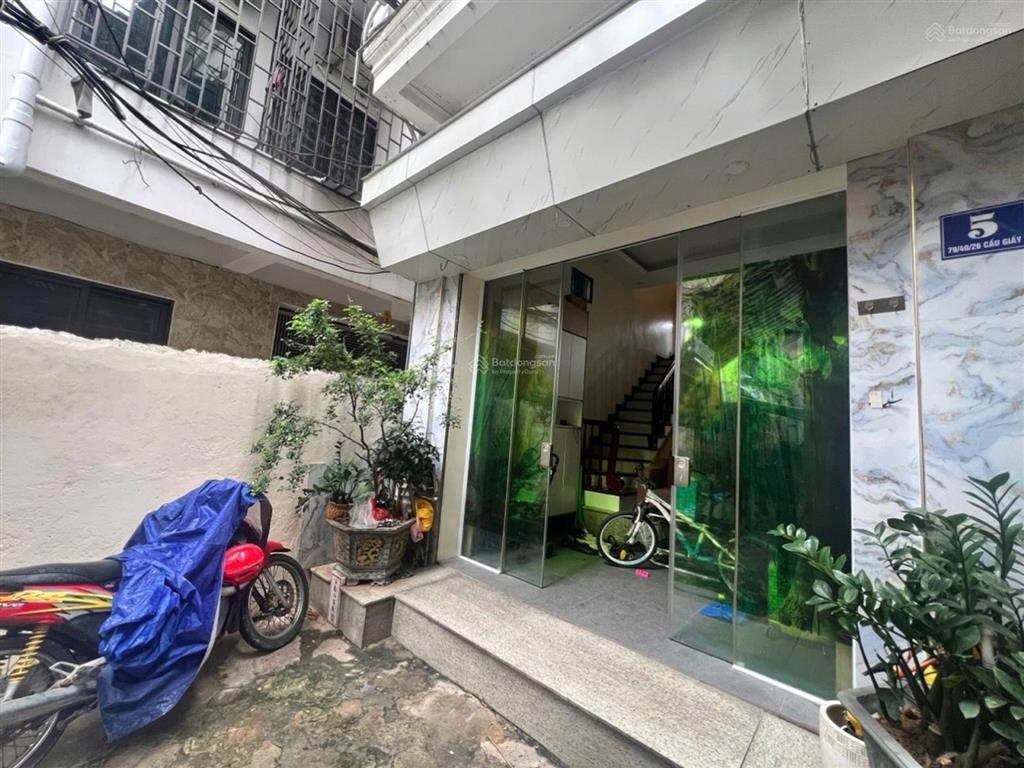 Bán nhà riêng ngõ 79 cầu giấy  lô góc 2 mặt thoáng  dt 41m x 4 tầng, mt 4m, giá 8,8 tỷ