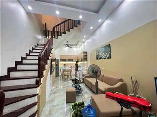 Bán nhà riêng ngõ 79 cầu giấy  lô góc 2 mặt thoáng  dt 41m x 4 tầng, mt 4m, giá 8,8 tỷ