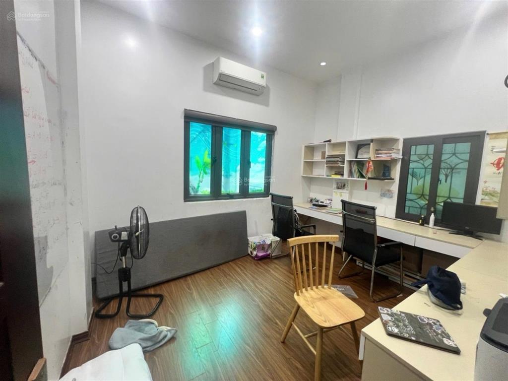 Bán nhà riêng ngõ 79 cầu giấy  lô góc 2 mặt thoáng  dt 41m x 4 tầng, mt 4m, giá 8,8 tỷ