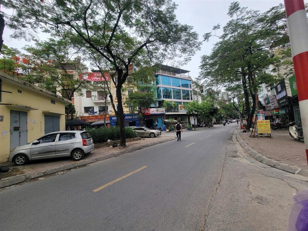 Bán nhà riêng phố trung kính  lô góc 3 thoáng  bán đất tặng nhà  chỉ 30m ra mặt phố