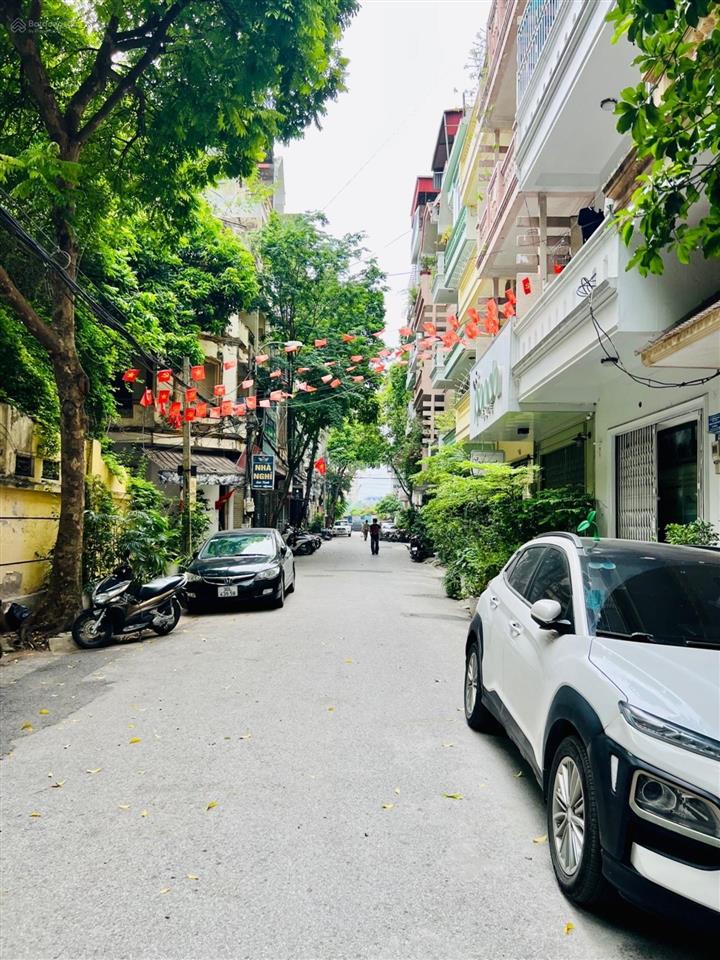 Bán nhà riêng phố trung kính  lô góc  phân lô  ô tô tránh  vỉa hè  cách mặt phố đúng 1 nhà