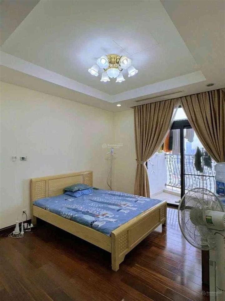 Bán căn hộ r5 royal city  72a nguyễn trãi, diện tích 104m2, 3 ngủ + 2 vs, giá 9,6 tỷ