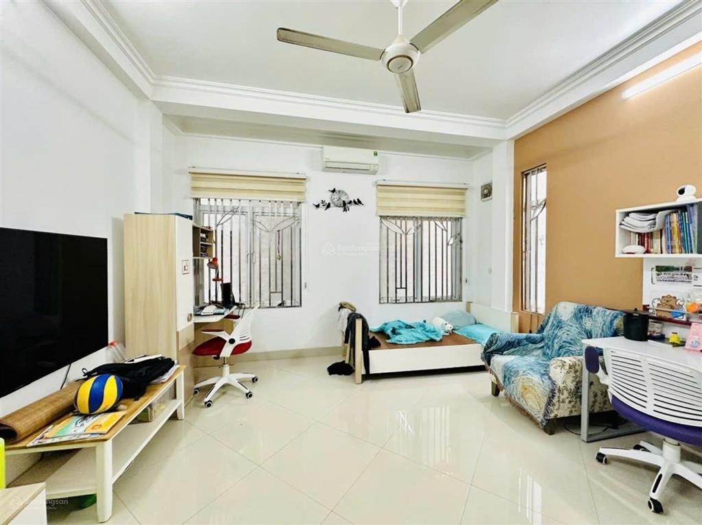 Bán nhà đẹp lô góc đường hồ tùng mậu  cách 1 nhà ra ô tô