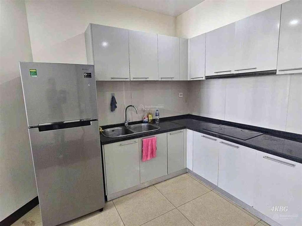 Cần bán căn hộ royal city  72a nguyễn trãi, diện tích 104m2, 3 ngủ + 2 vs, giá 9,2 tỷ