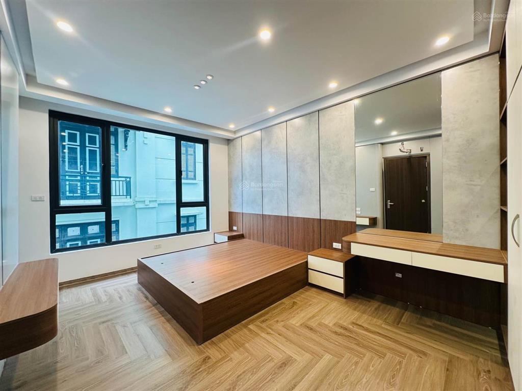 Bán nhà riêng phố ngụy như kon tum, phân lô  ô tô tránh  nhà mới đẹp thang máy
