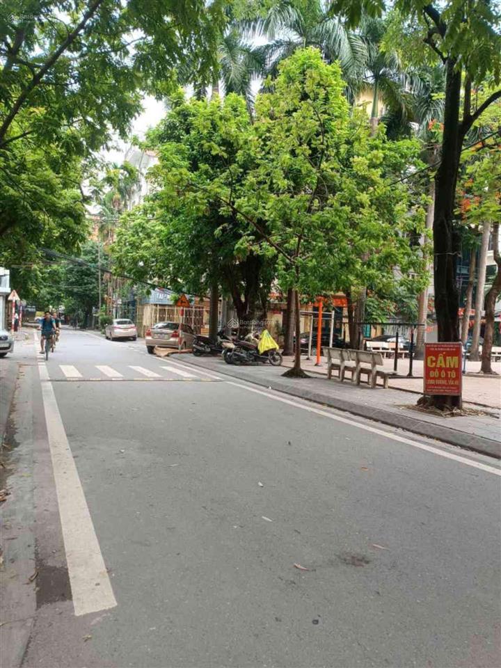 Bán nhà riêng phố ngụy như kon tum, phân lô  ô tô tránh  nhà mới đẹp thang máy