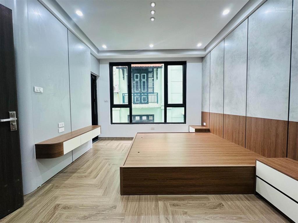 Bán nhà riêng phố ngụy như kon tum, phân lô  ô tô tránh  nhà mới đẹp thang máy