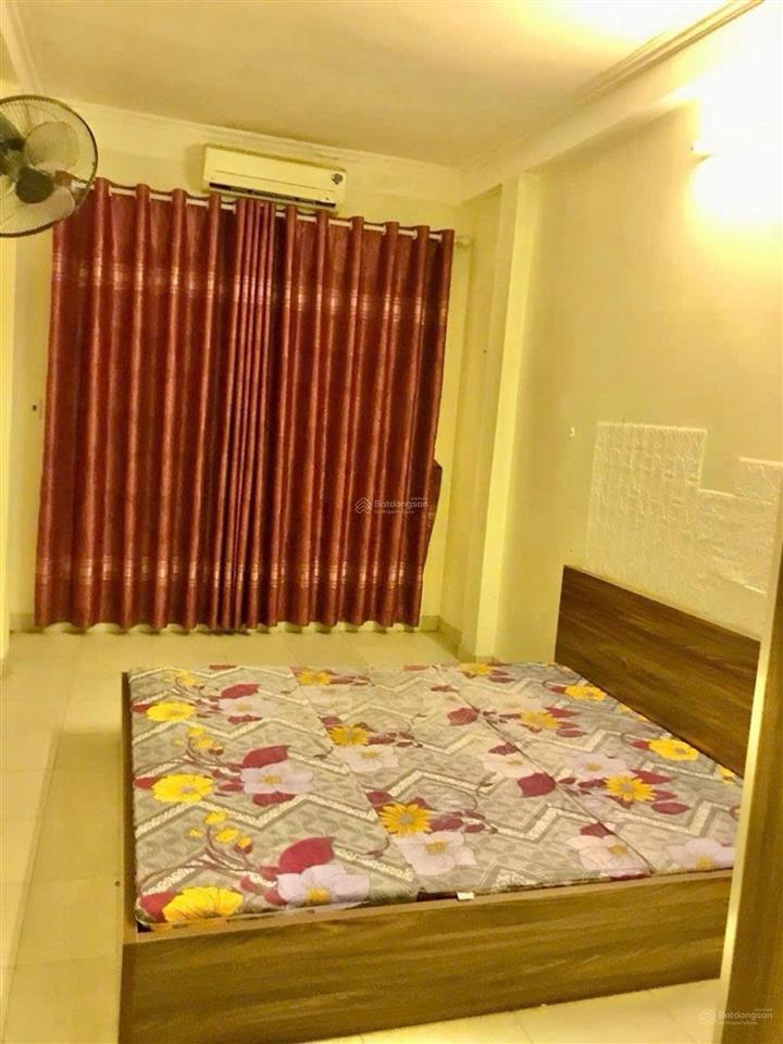 Bán nhà riêng phố cự lộc, diện tích 30m2, 5 tầng, mặt tiền 3,4m, giá 6,2 tỷ