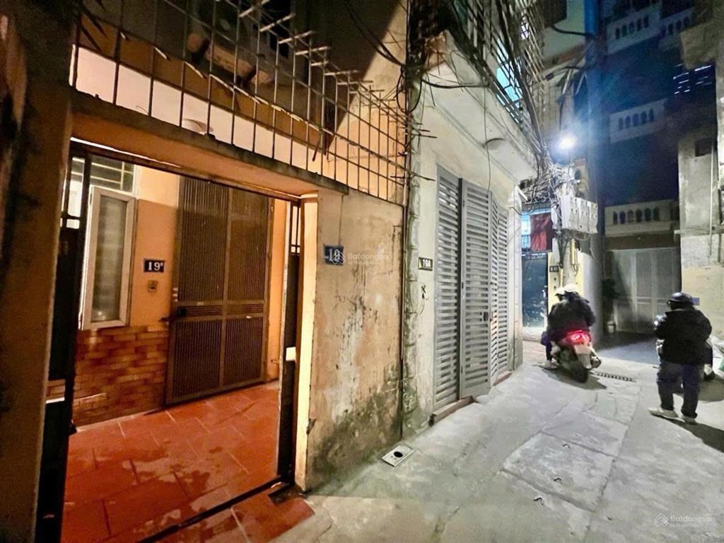 Bán nhà riêng phố cự lộc, diện tích 30m2, 5 tầng, mặt tiền 3,4m, giá 6,2 tỷ