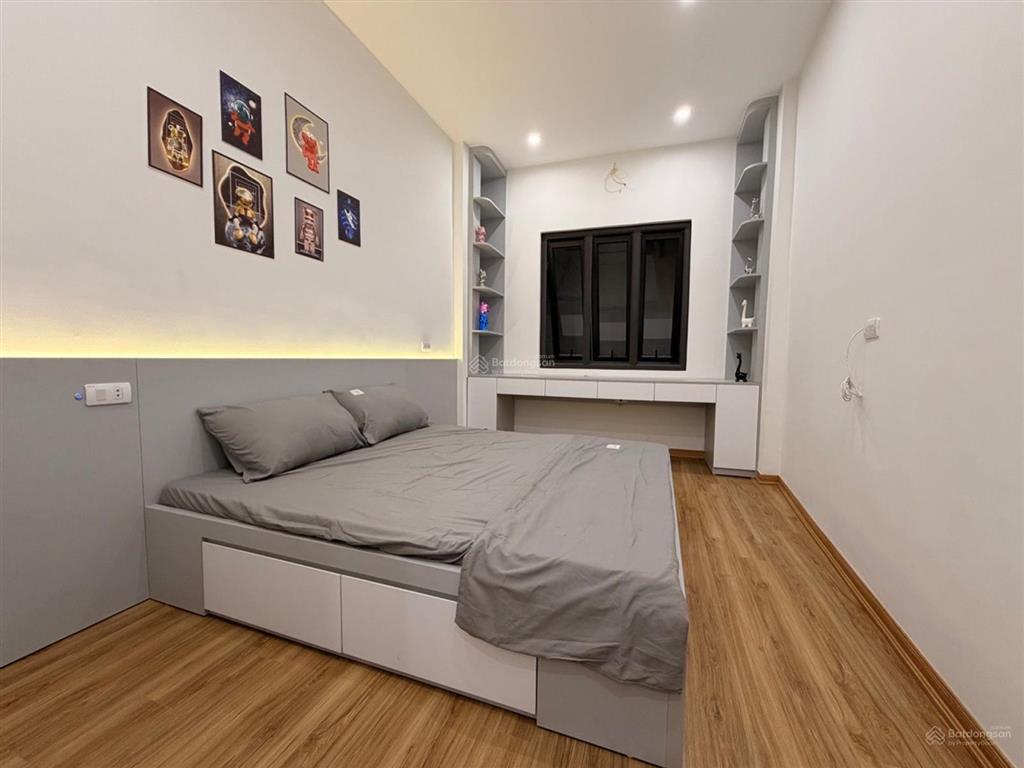 Bán nhà riêng ngõ 211 khương trung  gần hồ  gần đường vành đai 2.5, giá 5,6 tỷ nhà 5 tầng