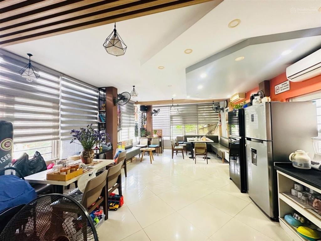 Bán nhà mặt phố phạm huy thông  lô góc  view hồ ngọc khánh  kinh doanh đỉnh