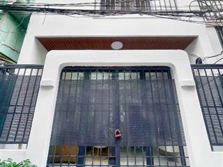 Cách vài căn ra mặt tiền đường. giáp tân phú