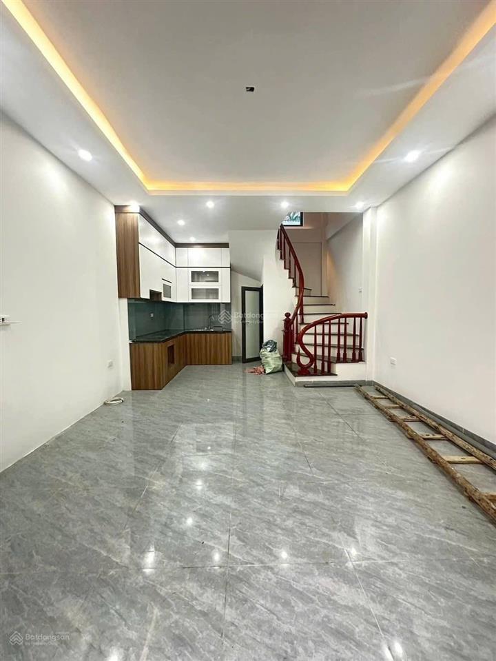 Chỉ 5 tỷ có ngay nhà trạm trôi. 31m, 5 tầng xây mới, chốt sớm chọn được căn nổi bật