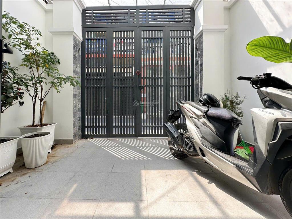 Cho thuê nhà riêng 4pn, 3wc, 100m2 tại phan văn sửu, p 13, q.tân bình, giá siêu hời 16 triệu vnd