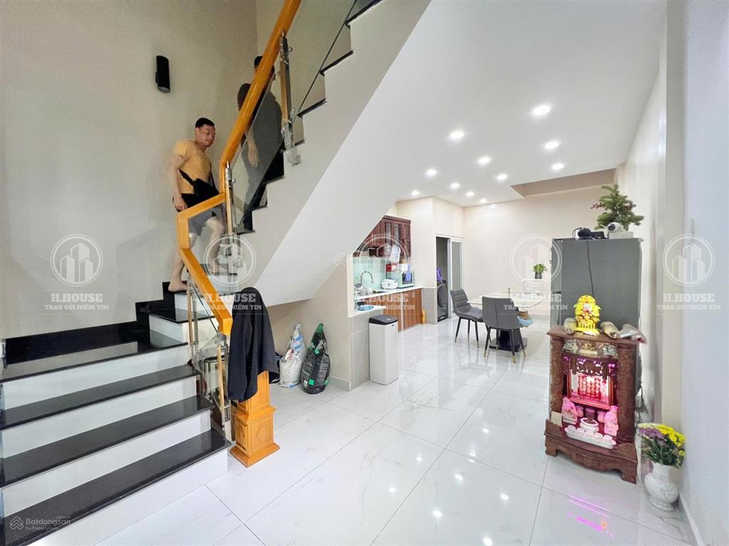 Cho thuê nhà mặt tiền 98 a4, p 12, q tân bình, 25 triệu, 350m2