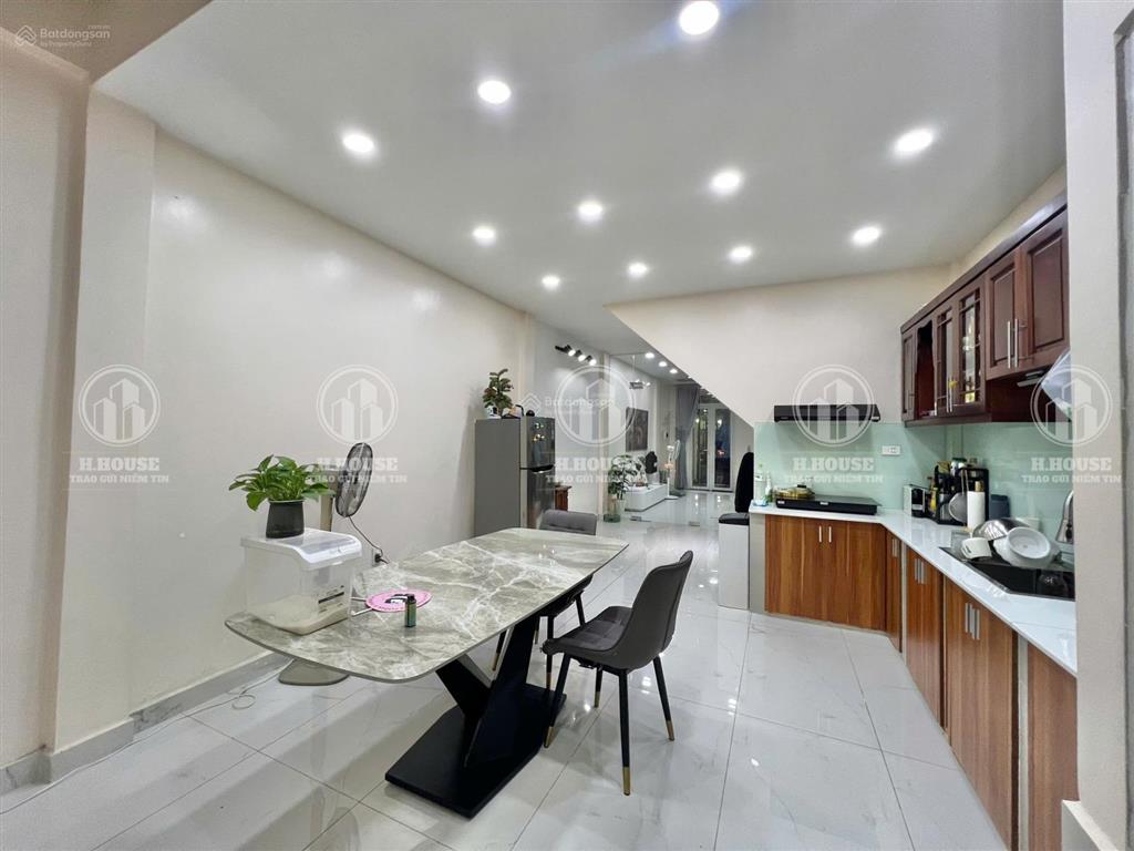 Cho thuê nhà mặt tiền 98 a4, p 12, q tân bình, 25 triệu, 350m2