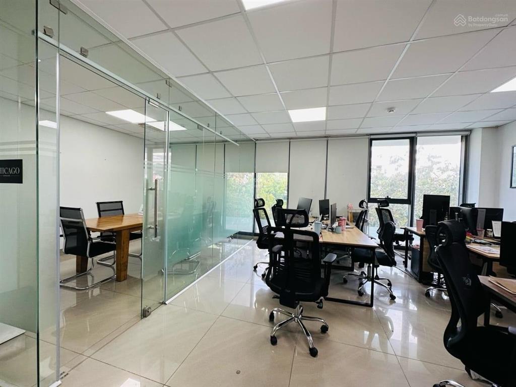 Cho thuê văn phòng tại phổ quang, 60 triệu, 850m2, 3 tầng, 6 toilet, hàng hiếm tại chỉ với