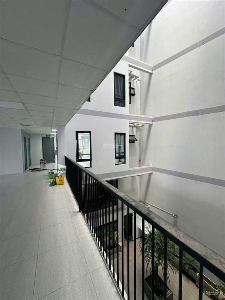 Cho thuê văn phòng tại phổ quang, 60 triệu, 850m2, 3 tầng, 6 toilet, hàng hiếm tại chỉ với