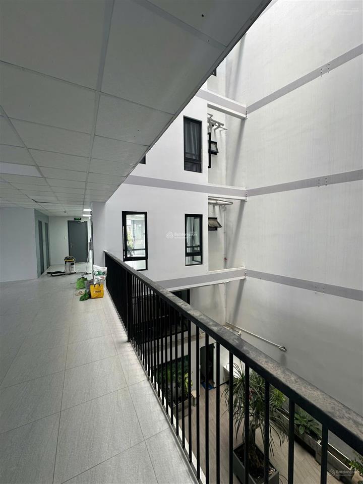Cho thuê văn phòng ở phổ quang, 160 triệu, 1000m2, 5 tầng