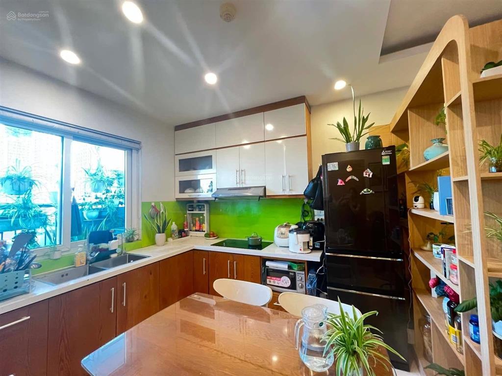 Bán gấp căn hộ 622 minh khai, 5,6 tỷ, 62m2, 2pn, 1wc, pháp lý đầy đủ.  0398 628 ***