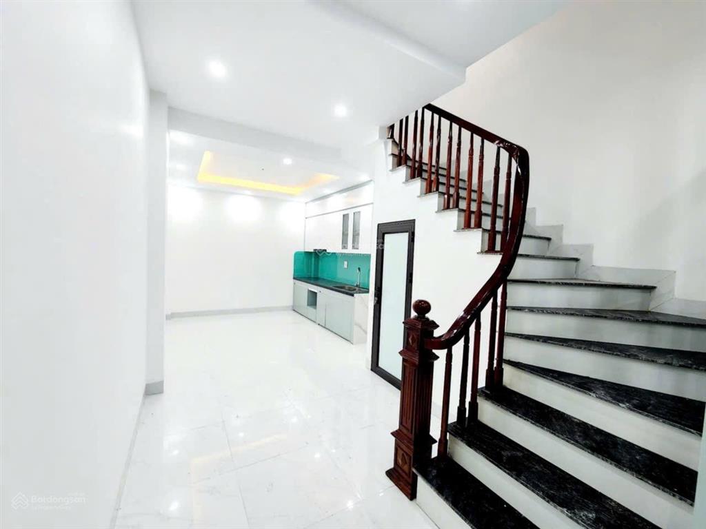 Đẹp nhất bình minh, 40m, 4 tầng, căn góc, oto đỗ cửa, giá nhỉnh 4 tỷ.