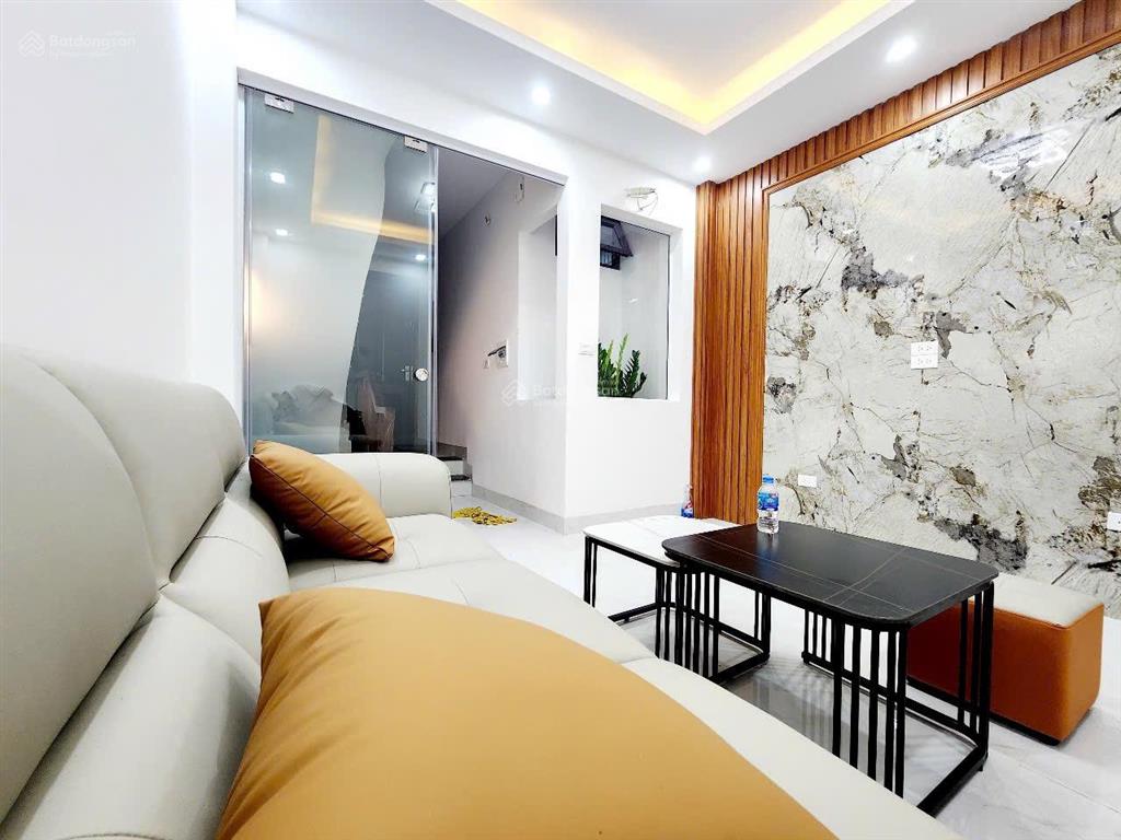 Đẹp nhất bình minh, 40m, 4 tầng, căn góc, oto đỗ cửa, giá nhỉnh 4 tỷ.