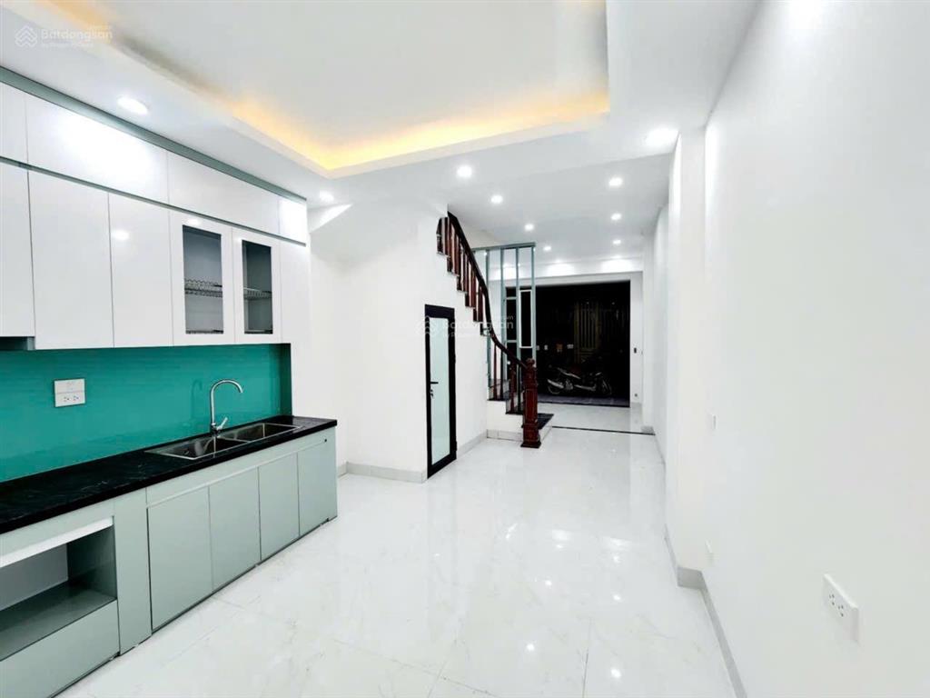 Đẹp nhất bình minh, 40m, 4 tầng, căn góc, oto đỗ cửa, giá nhỉnh 4 tỷ.