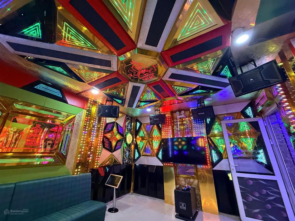 Cho thuê quán karaoke 1000m2, giá siêu hời tại f18f19, văn tiến dũng, tân an, đắk lắk
