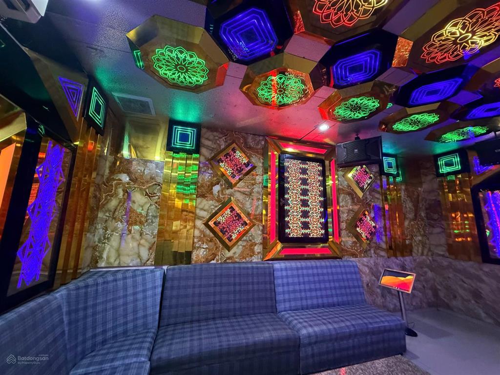 Cho thuê quán karaoke 1000m2, giá siêu hời tại f18f19, văn tiến dũng, tân an, đắk lắk