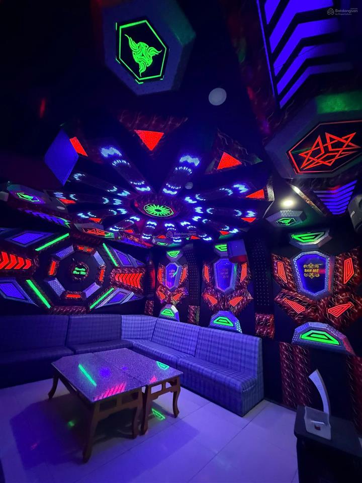Cho thuê quán karaoke 1000m2, giá siêu hời tại f18f19, văn tiến dũng, tân an, đắk lắk